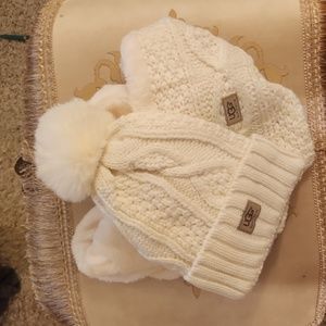 NEW UGG INFINITY SCARF AND HAT SET